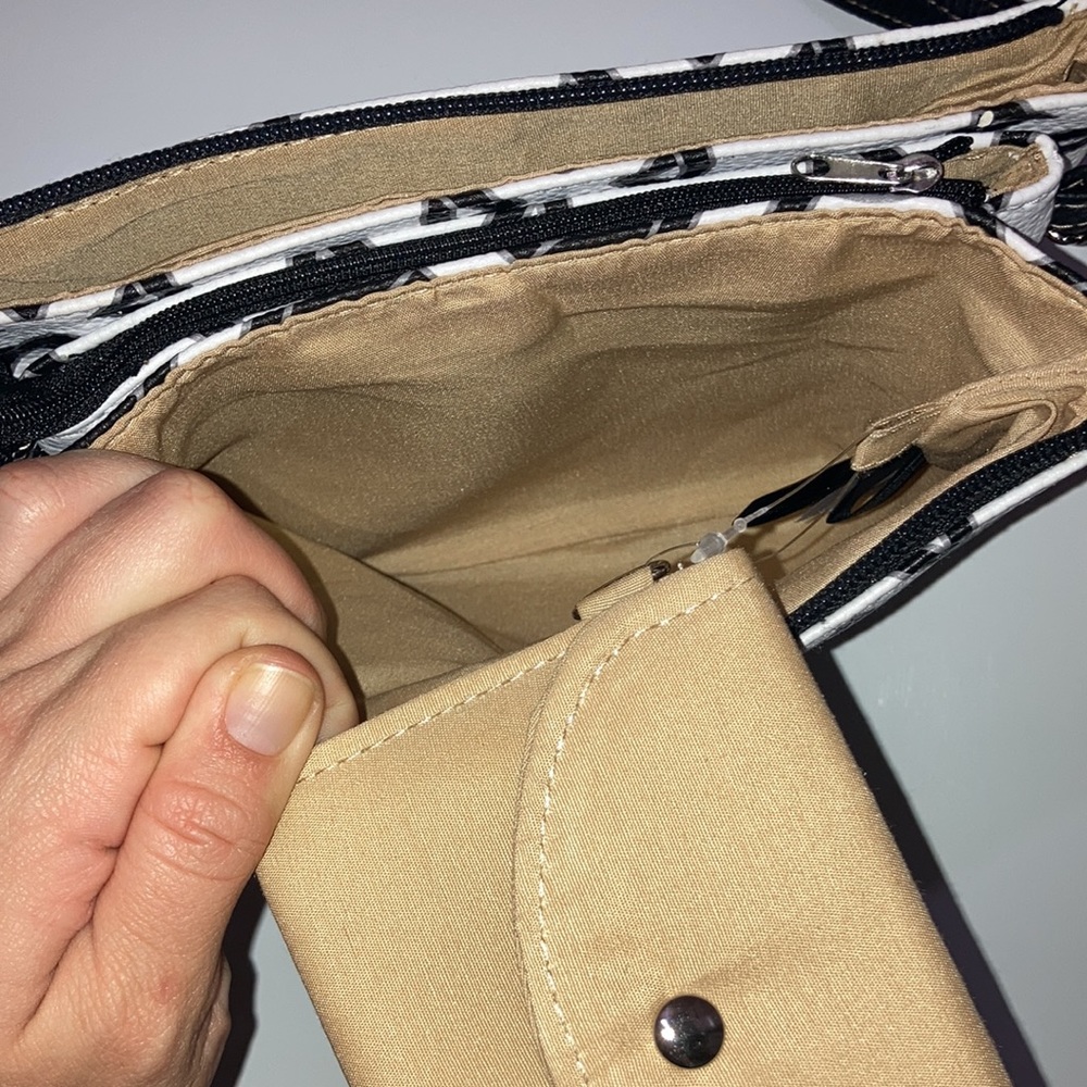 Stone & Co. Crossbody Purse - Picture 7 of 13